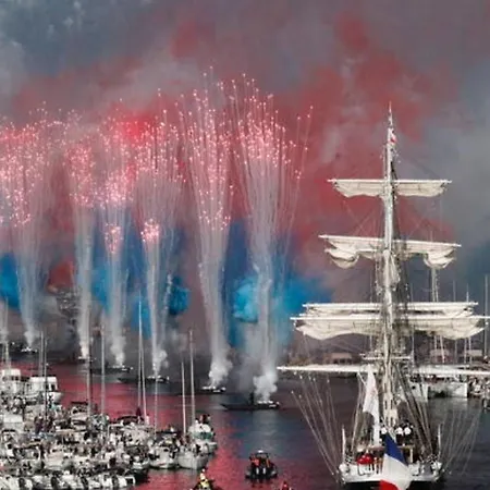 A Deux Pas Du Village Ceyreste